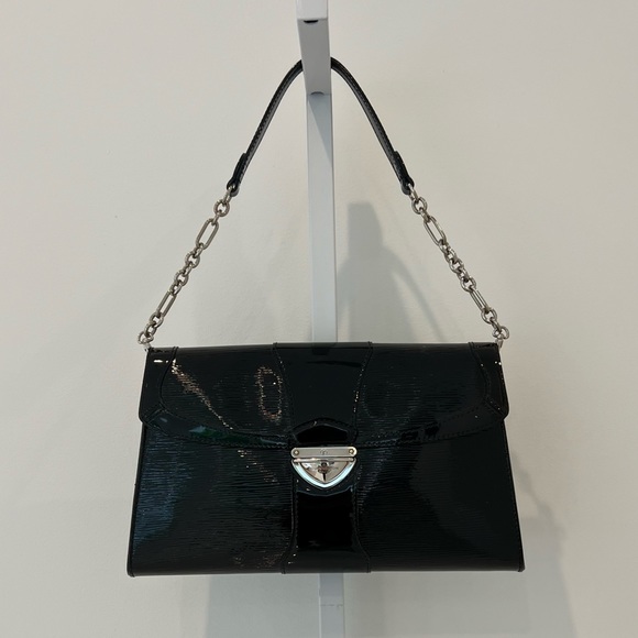 LOUIS VUITTON BLACK PATENT CONVERTIBLE BAG CLUTCH - Picture 1 of 13